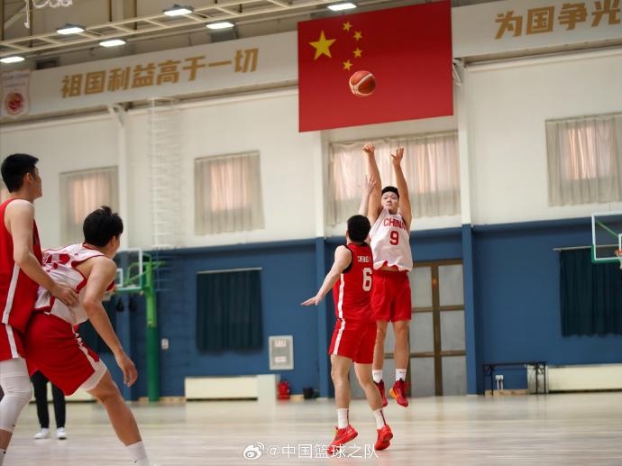  對抗訓練繼續(xù)！中國男籃最新訓練圖集新鮮出爐