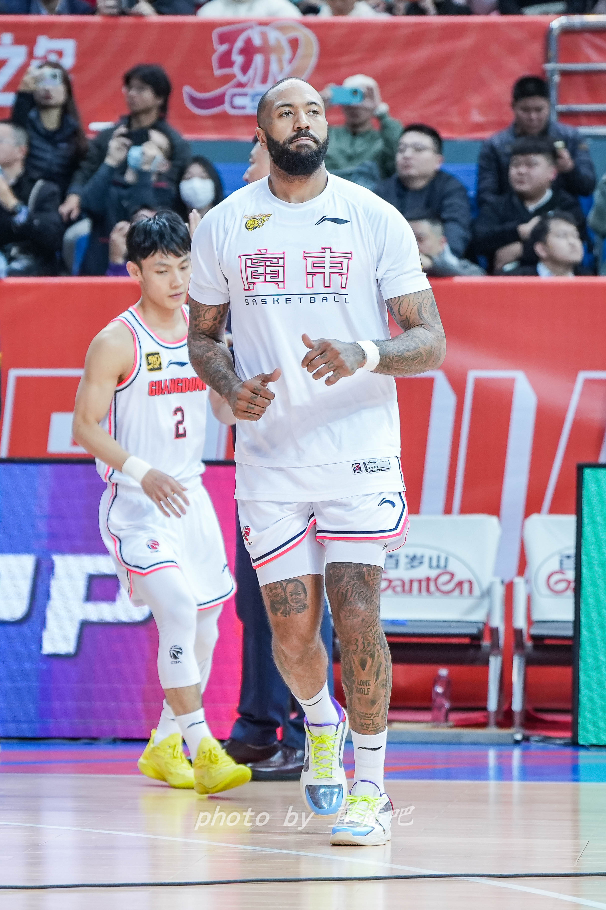  打得不錯(cuò)！36歲吉倫沃特原本的第三外援卻成廣東男籃的真大腿