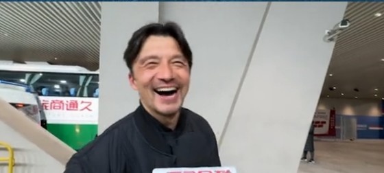  帶孩子和帶球隊(duì)哪個(gè)更累？謝暉笑言：都累，但帶孩子更累