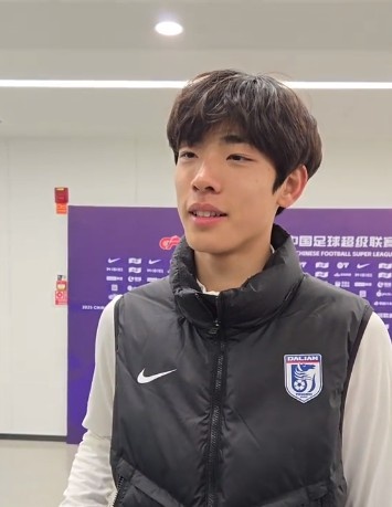  國青歸來上演中超首秀，朱鵬宇：感覺很好，場上大哥們很支持我
