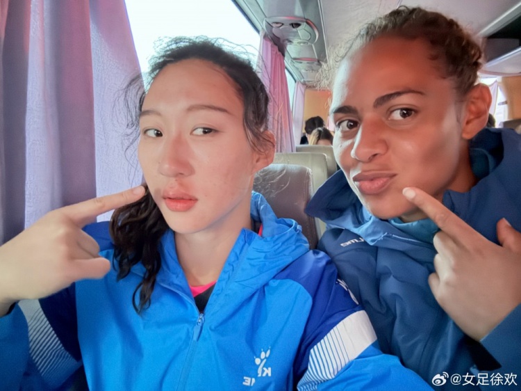  神勇！女足國門徐歡曬照，比賽中被球砸臉仍力保球門不失