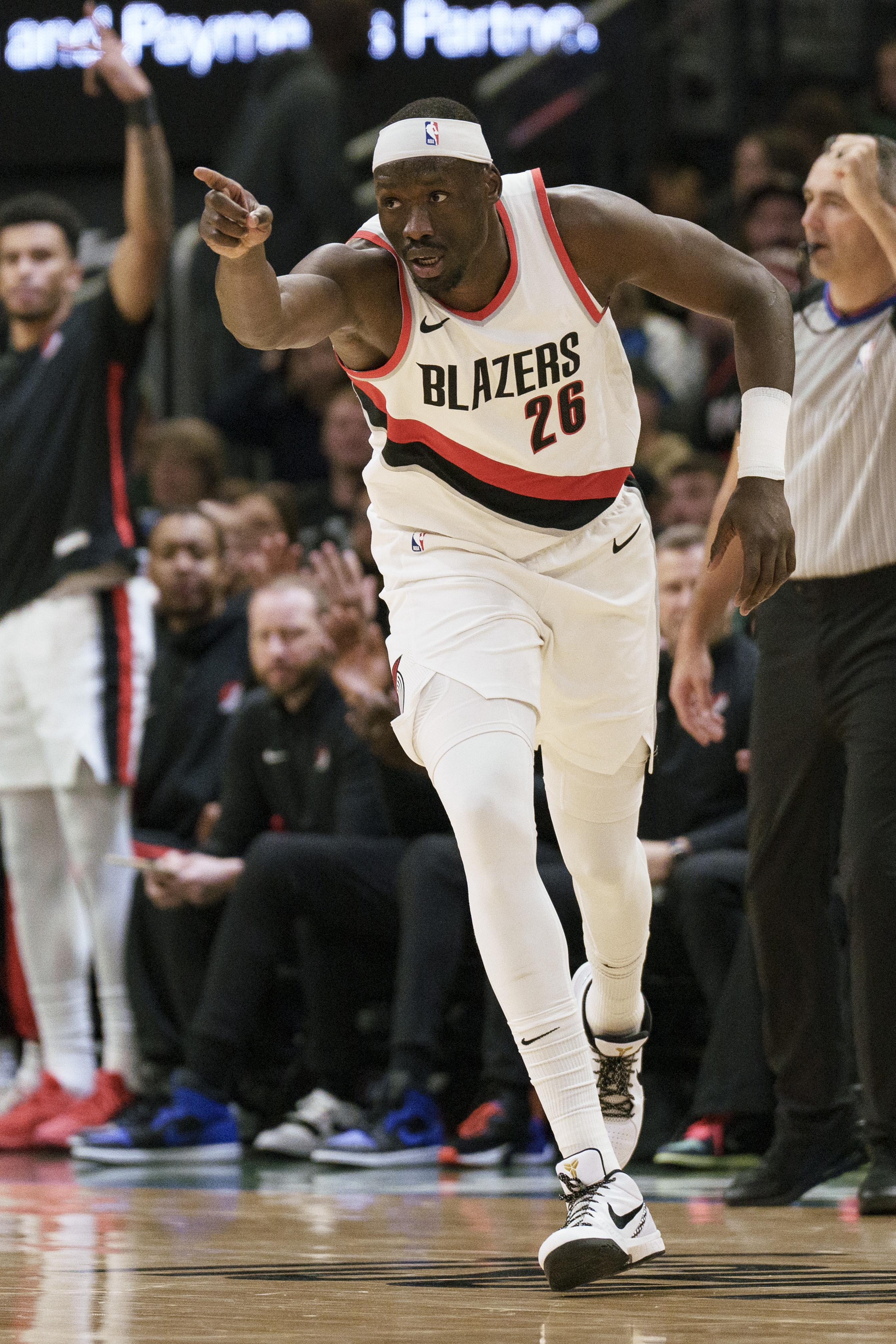  CBA名宿！里斯上半場三分4中3 11分鐘砍下11分5籃板