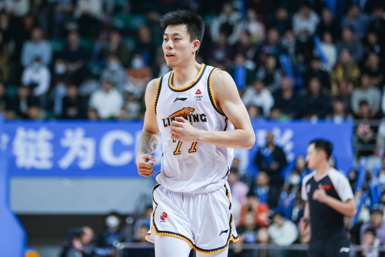  復(fù)出還要找狀態(tài)！張鎮(zhèn)麟半場6中1僅拿2分1板4助1斷