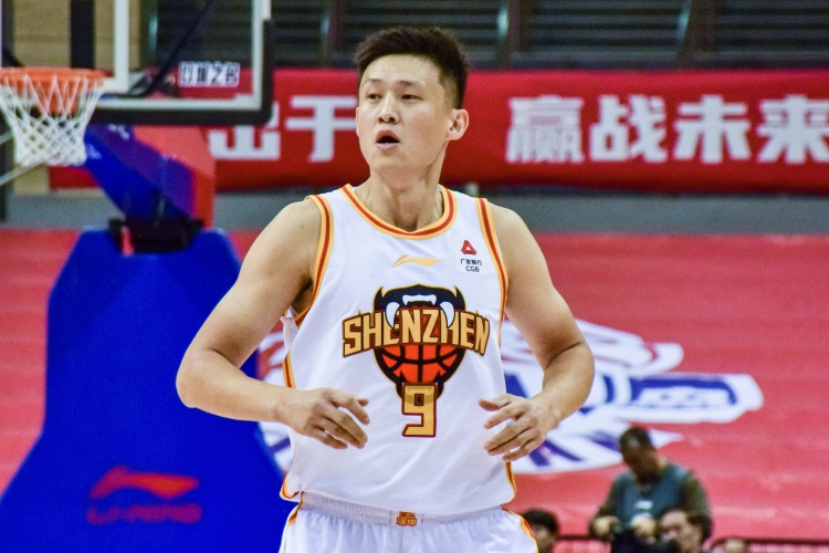  老將盡力了！周鵬8中7高效拿下16分3板1助1斷 正負(fù)值+4全隊(duì)最高