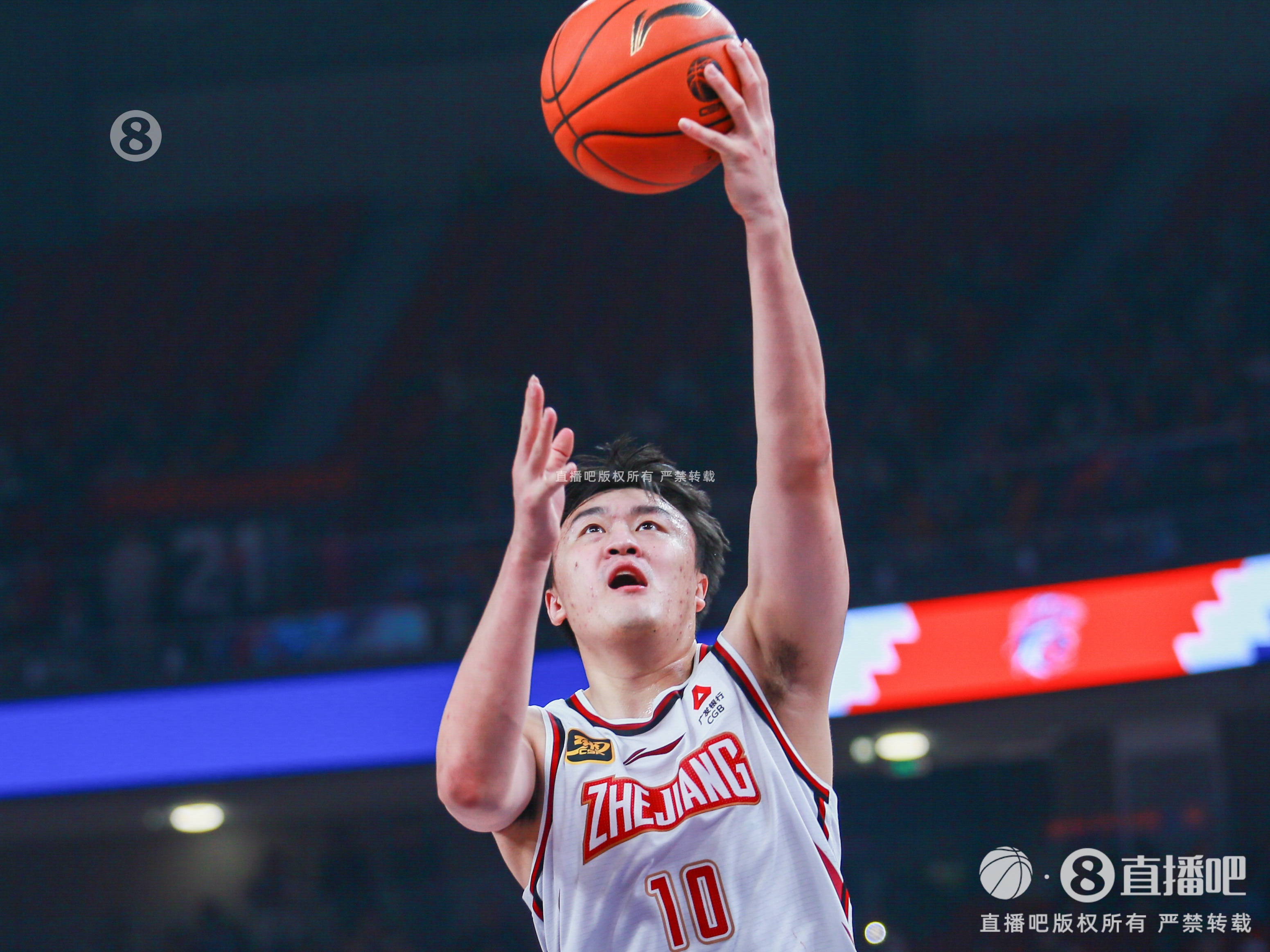  獲勝功臣！劉澤一11中9高效砍下19分13板2斷 拼下3前場(chǎng)籃板
