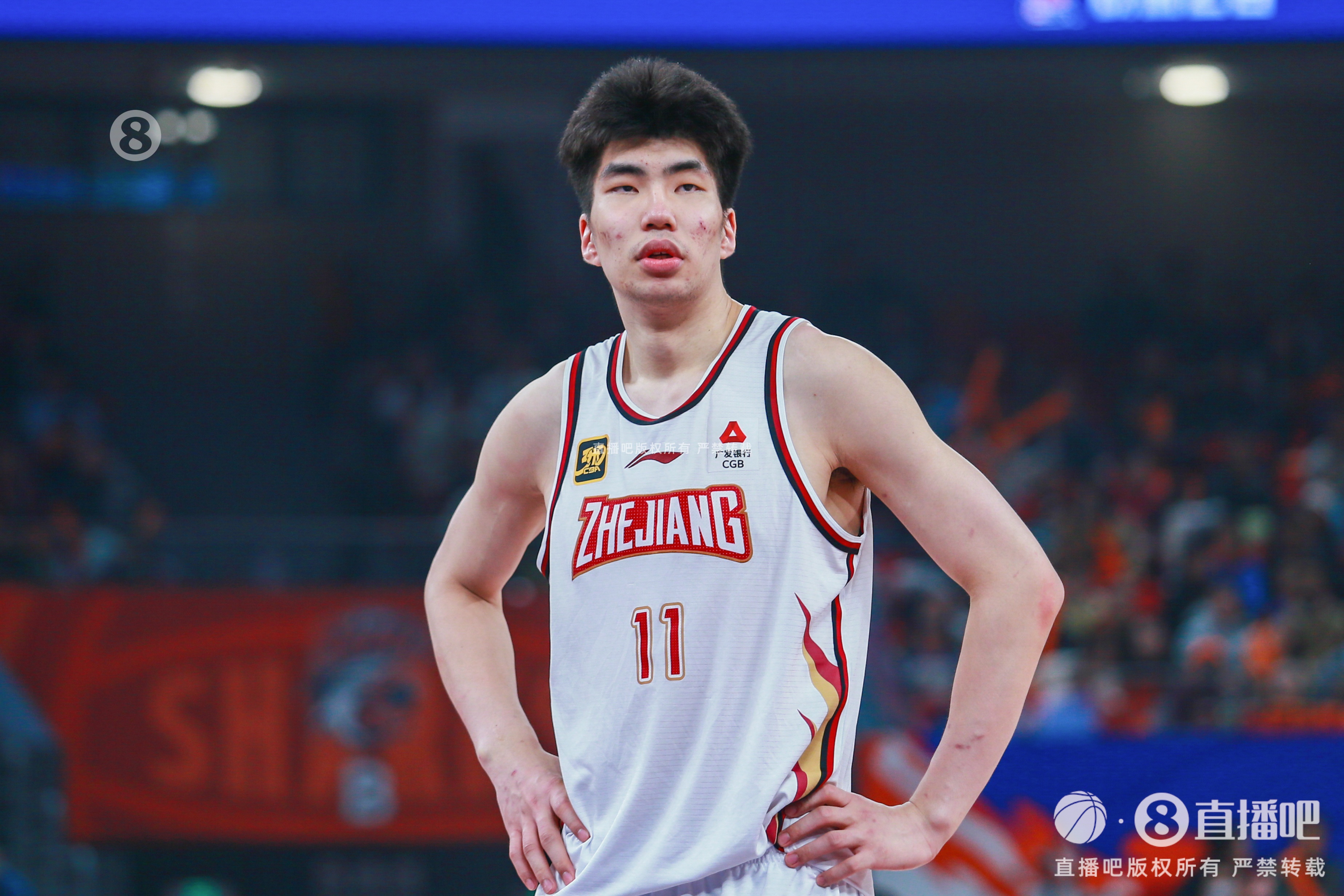  火力點太集中！浙江首節(jié)僅余嘉豪&瓊斯有得分入賬 其余5人10中0