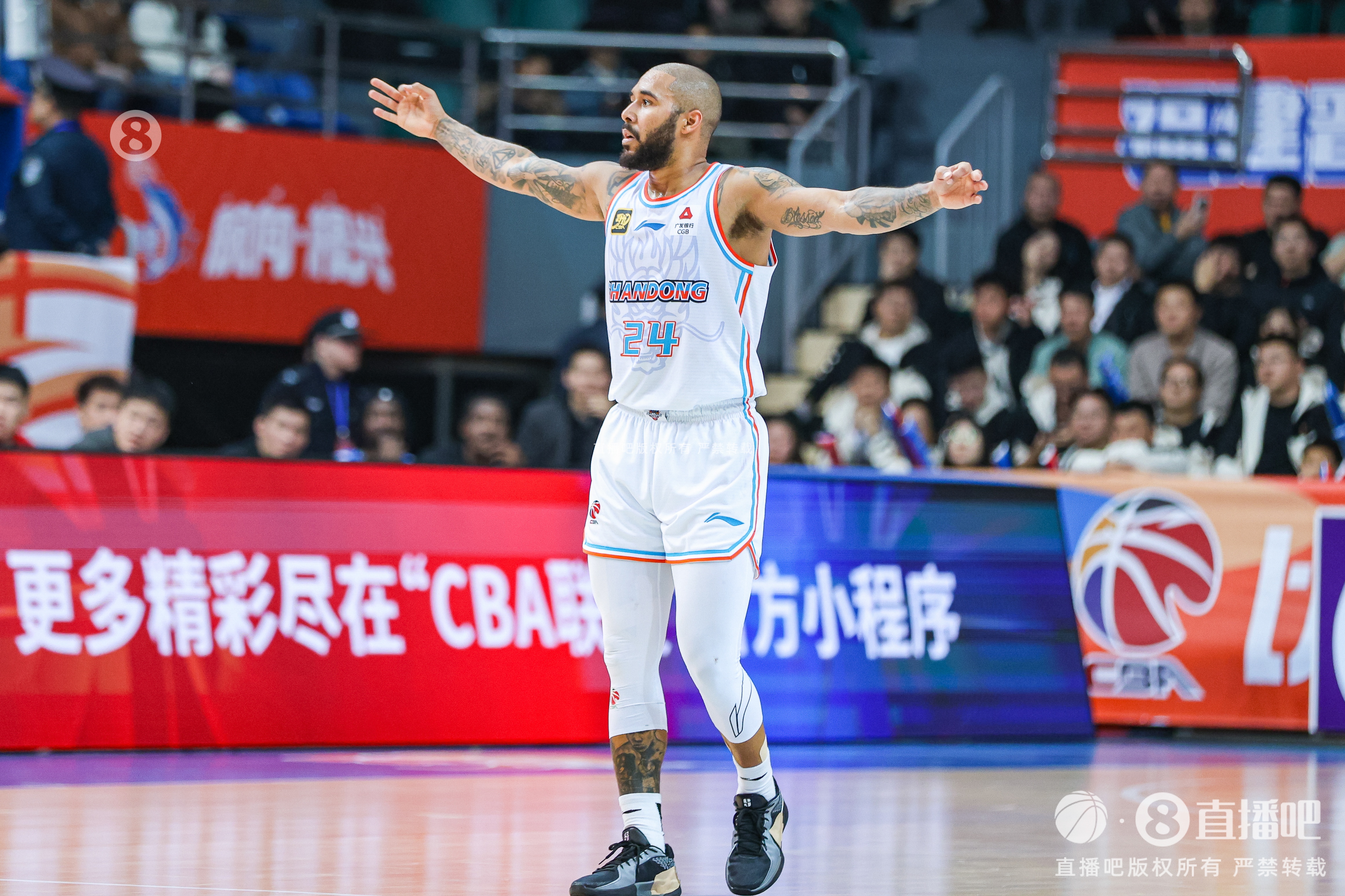  奈何隊(duì)友短路！摩爾19中12空砍31分 末節(jié)狂砍22分