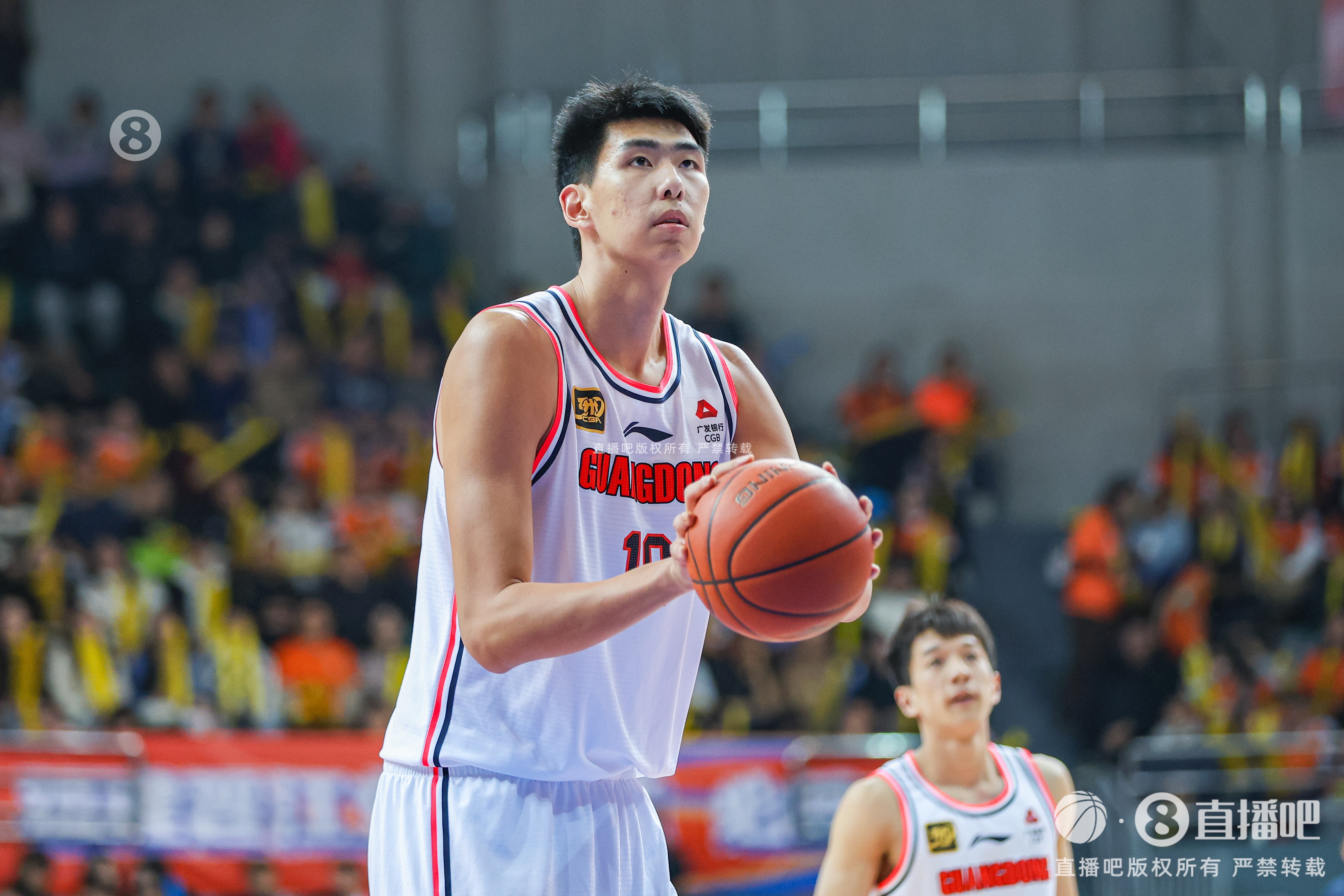  扣爽了！徐昕7中5得到15分8板 罰球7中5