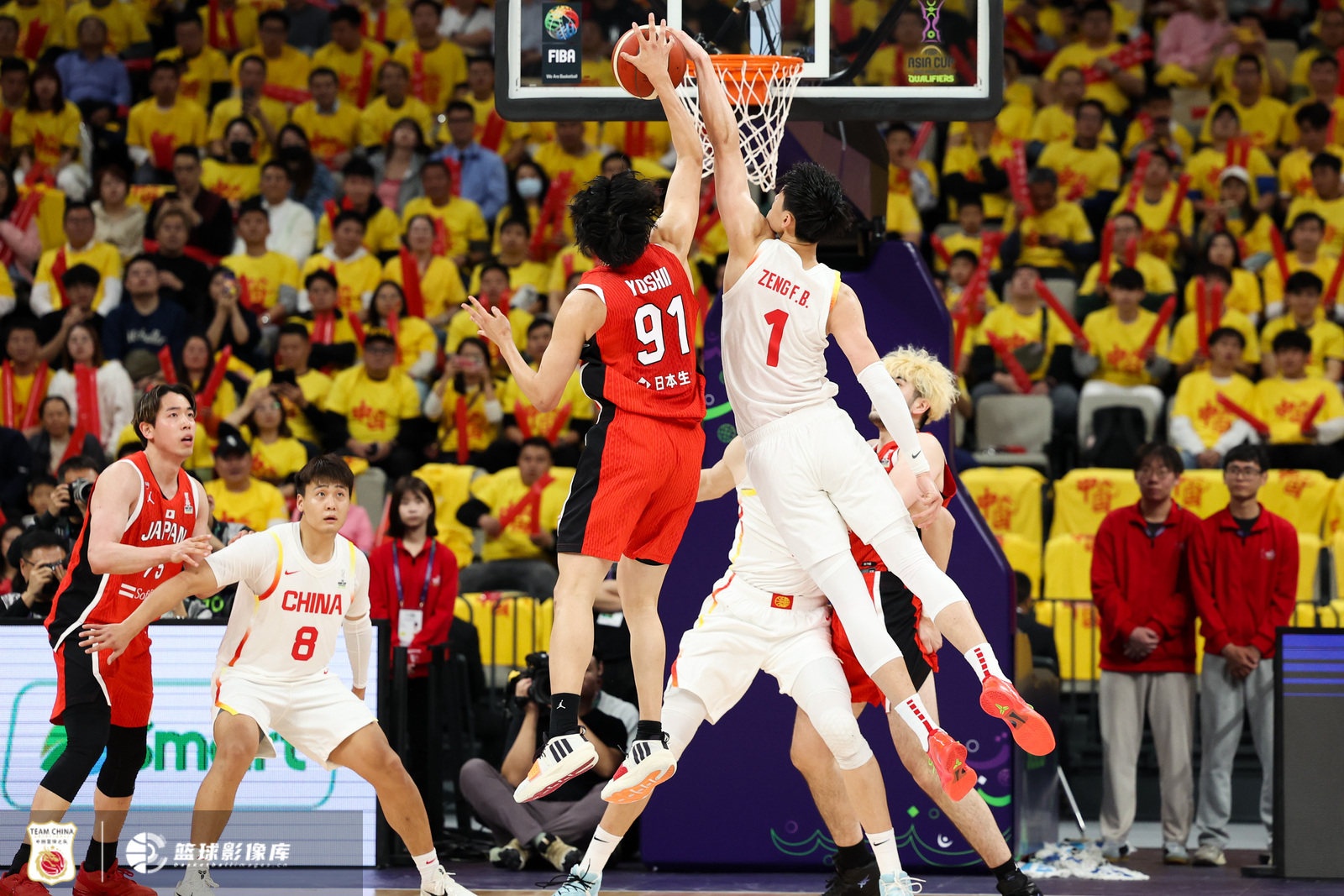  中國(guó)男籃內(nèi)外開花 曾凡博攻防一體在線 中國(guó)大勝日本42分！