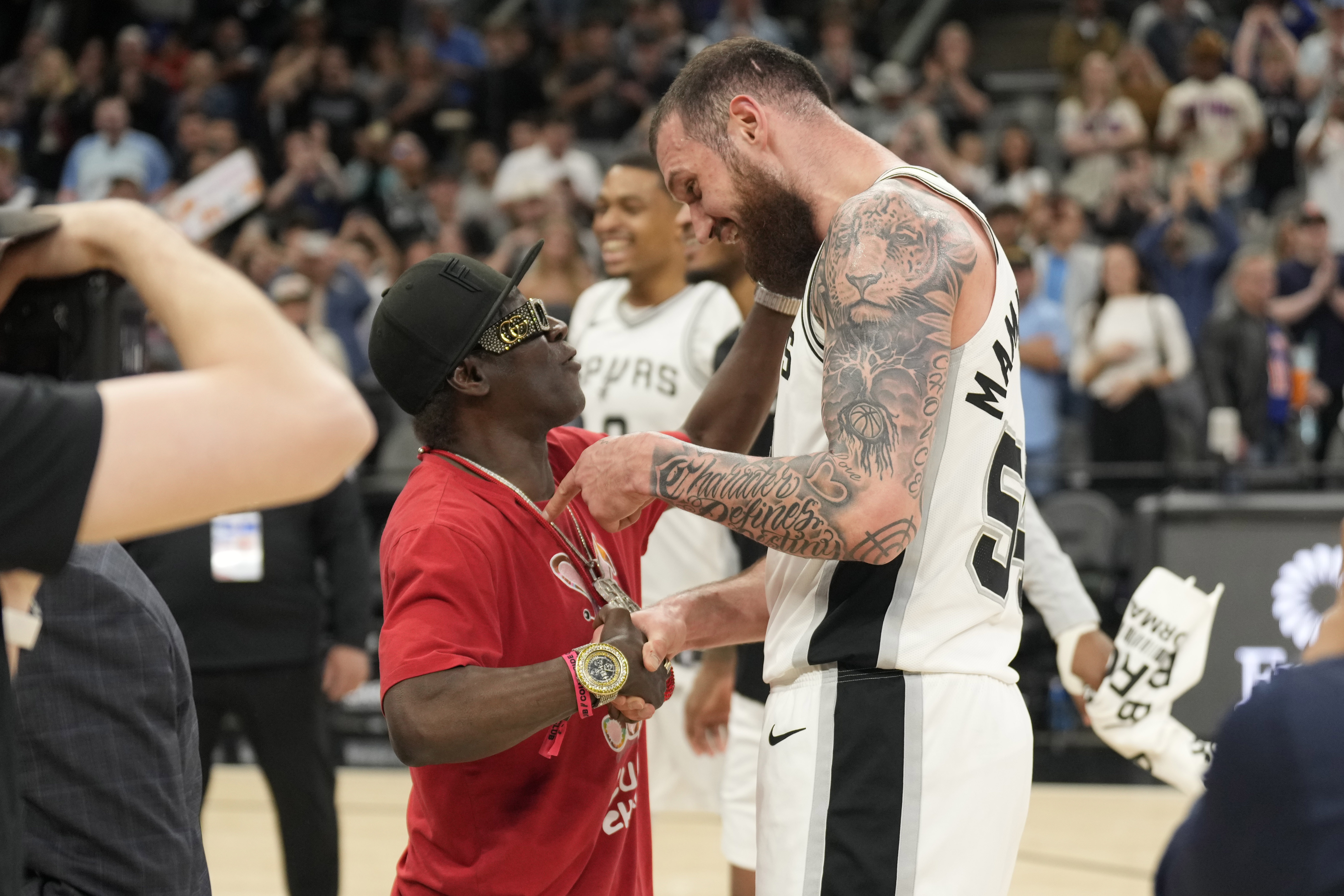  馬穆上場19分鐘就砍下34分！哈特：他能進入NBA是有原因的